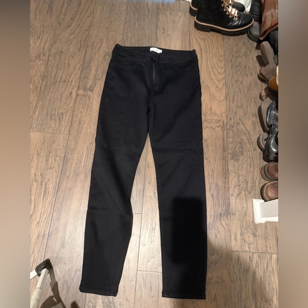 Cello Women's Classic Black Skinny Jeans